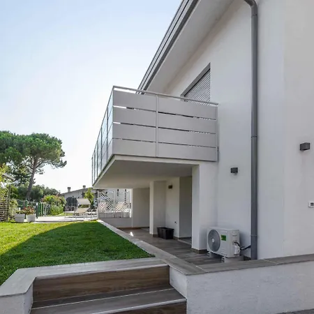 With Pool In 45641 Bibione